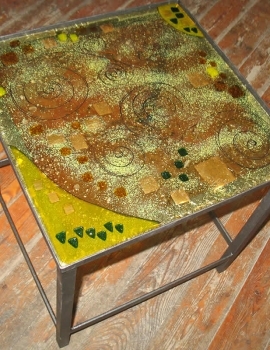 Table with plate glass fusion