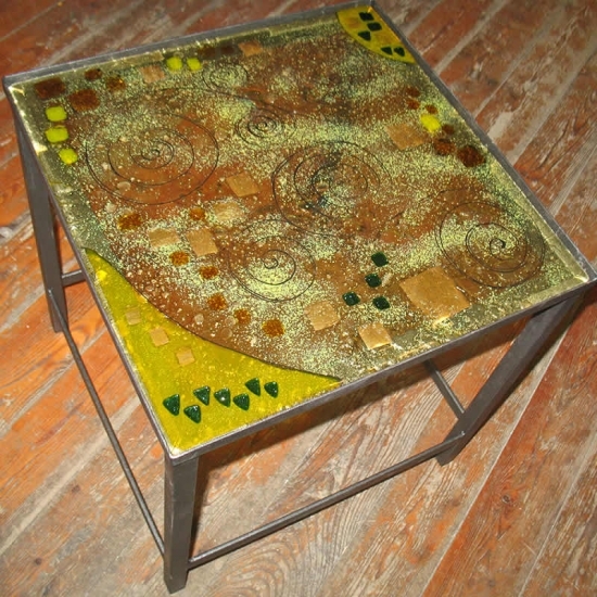Table with plate glass fusion